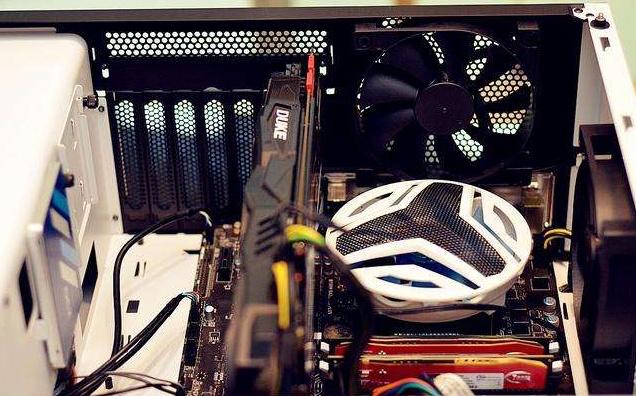 CPU散熱風扇問題1.jpg CPU散熱風扇問題1.jpg